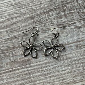 Elegant Silver Flower Earrings